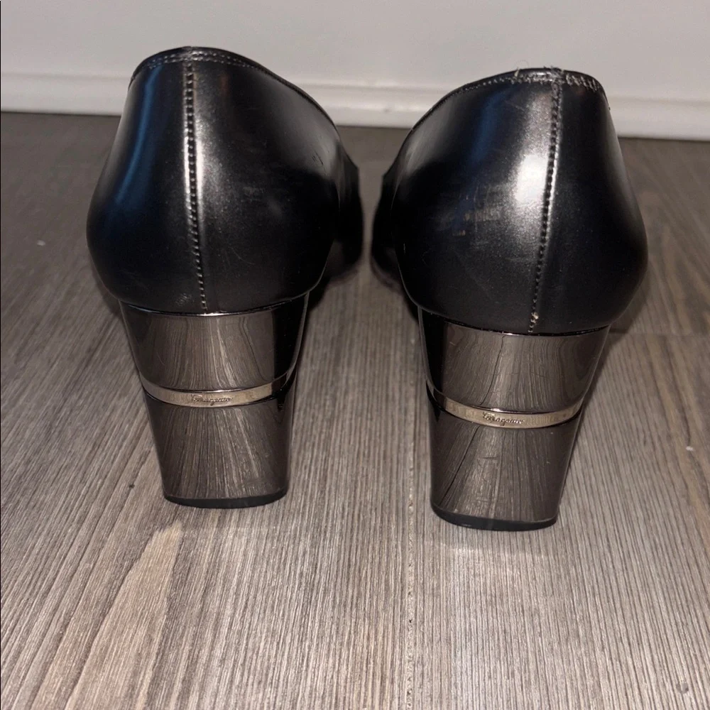 Salvatore FERRAGAMO Metallic Pewter High Heels Pumps